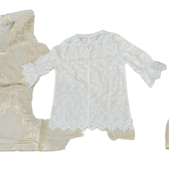 ON YOU   white eyelet peasant style  embroidered appliqués white  top Sz S - Picture 2 of 9